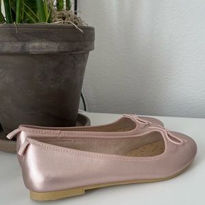 Girls Cat & Jack rose gold flats size 3